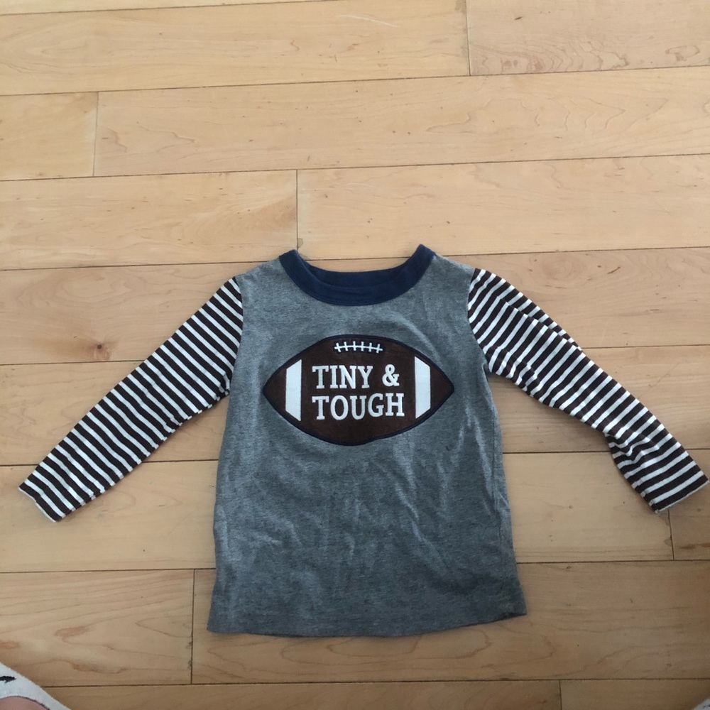 ⭐️Carter’s toddler long sleeve shirt⭐️
